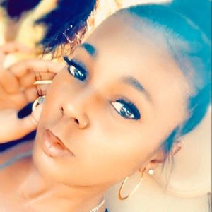 Meet your Posher, Alica